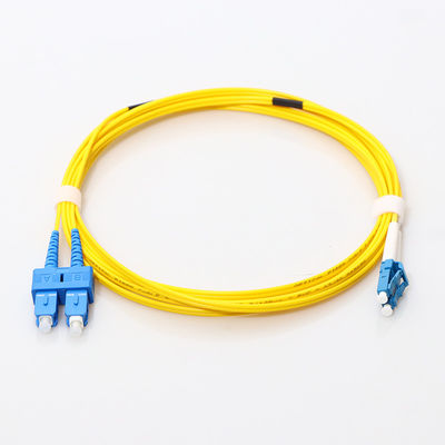 สายแพทช์ไฟเบอร์ SM DX SC APC ถึง LC UPC พร้อมคลิปเป็นไปตาม RoHS
