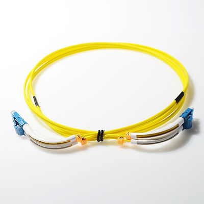 สายแพทช์ไฟเบอร์มัลติเพล็กซ์ SC UPC สีเหลือง 90 องศามุมบูต