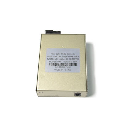 กิกะบิตที่รวดเร็ว ตัวแปลงสื่อไฟเบอร์ออปติก SFP LC SC 100M 1000M
