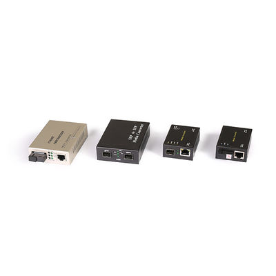 กิกะบิตที่รวดเร็ว ตัวแปลงสื่อไฟเบอร์ออปติก SFP LC SC 100M 1000M