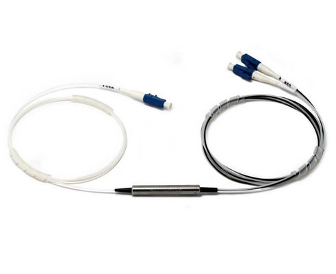 ไฟเบอร์ออปติกไอโซเลเตอร์ EDFA/CATV ใช้แถบกว้างแยกสูง 3 พอร์ต 1x2 40 0.35 Db (สูงสุด 0.5) 1310 หรือ 1550 Nm 0.10 Db