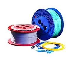 OM2 สายไฟเบอร์ออปติก ความหนาของเสื้อ 0.9 มม สําหรับการส่งข้อมูลความเร็วสูง